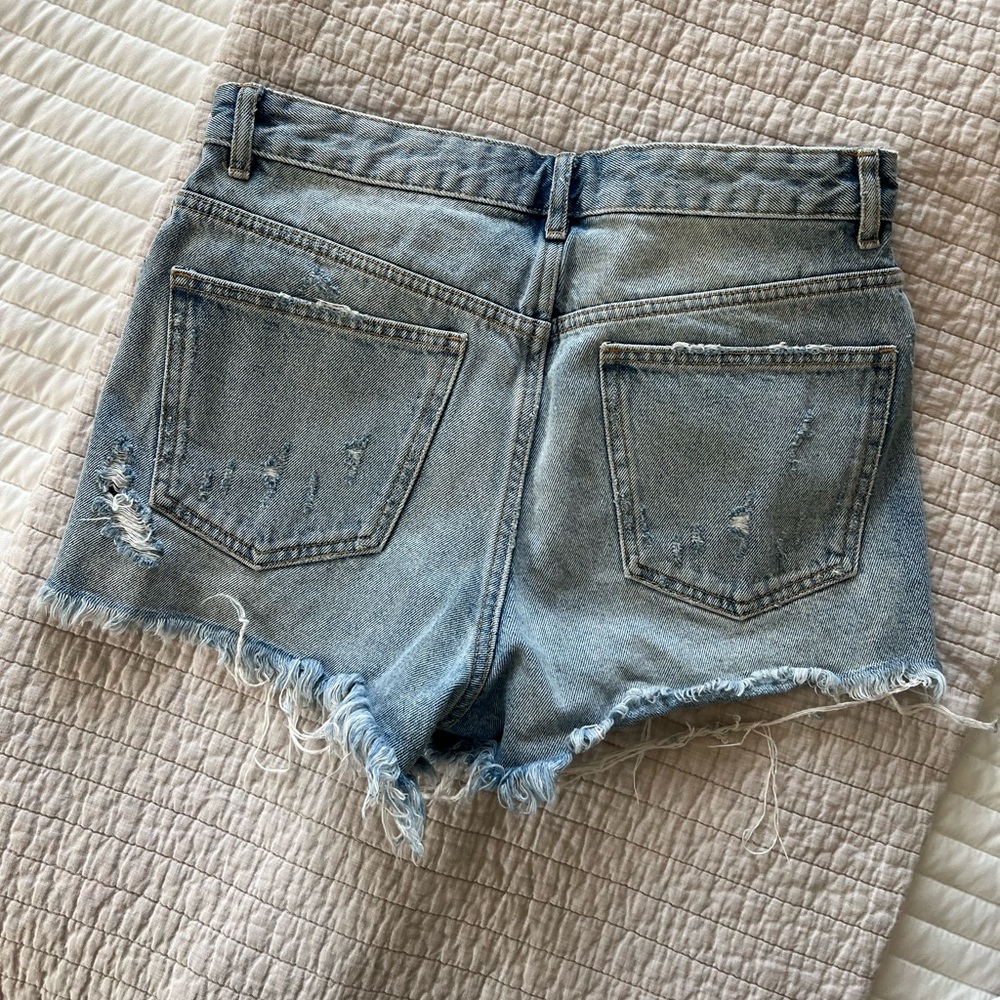 Zara denim shorts - Picture 2 of 3
